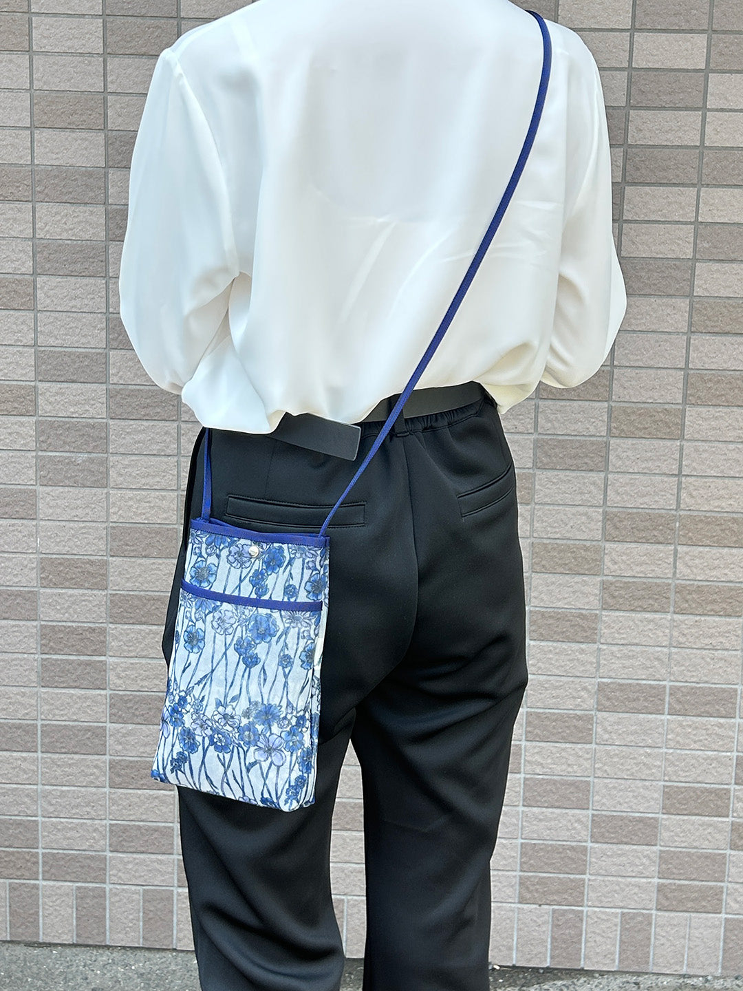 【SALE 30％OFF】：スマホポシェット[ネット]