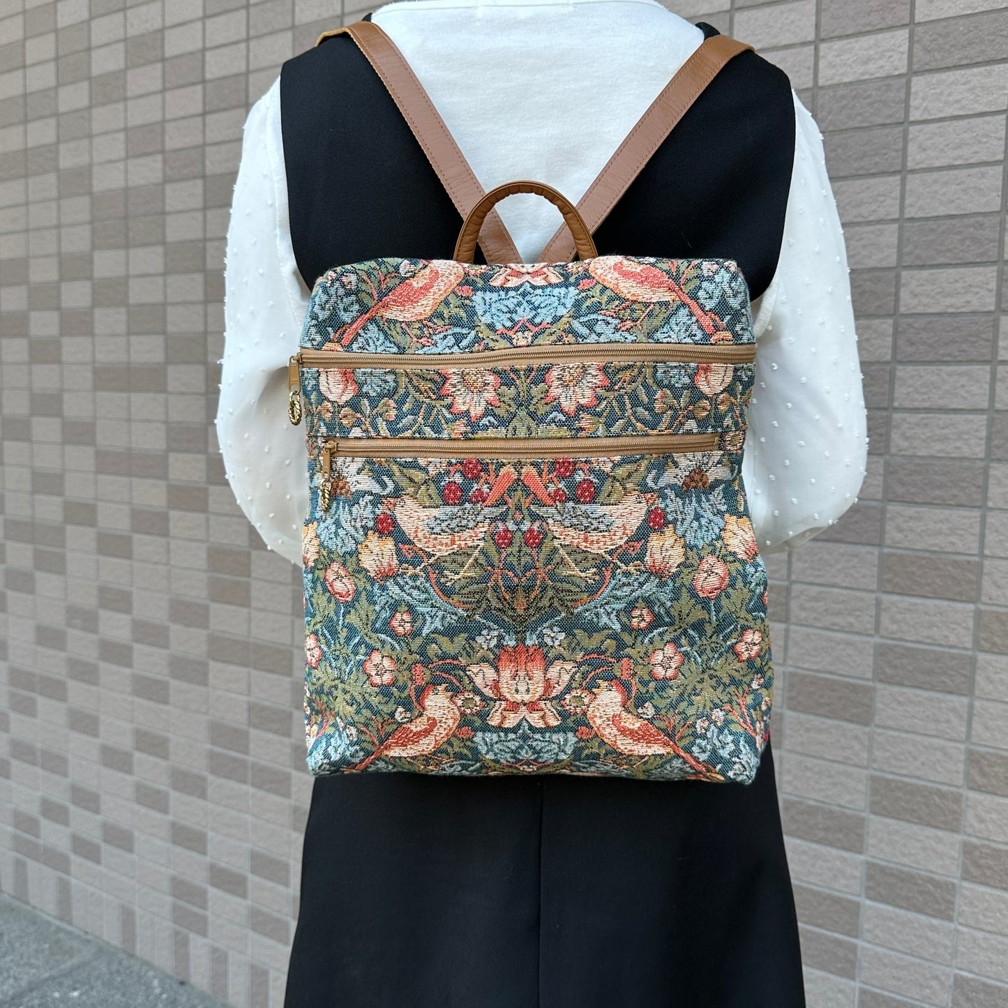 【SALE 40％OFF】：ファスナーリュック［ゴブラン]